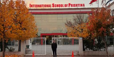 école Internationale De Pristina En Automne